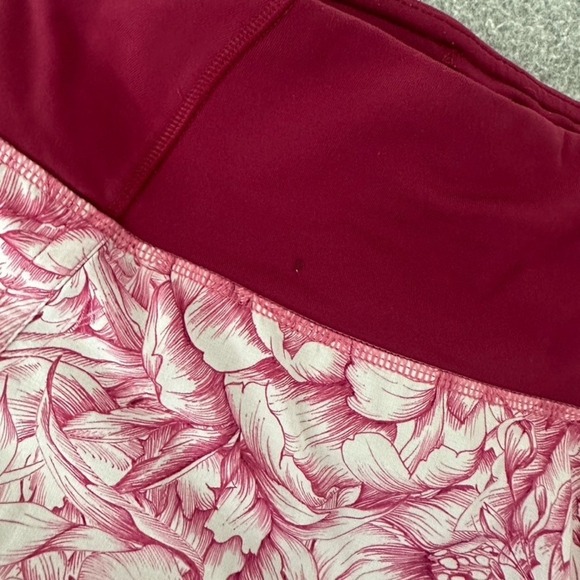 Lululemon 6 Run Times Short II 4 Inch Pink Floral Bloom White Star Ruby - Picture 5 of 7